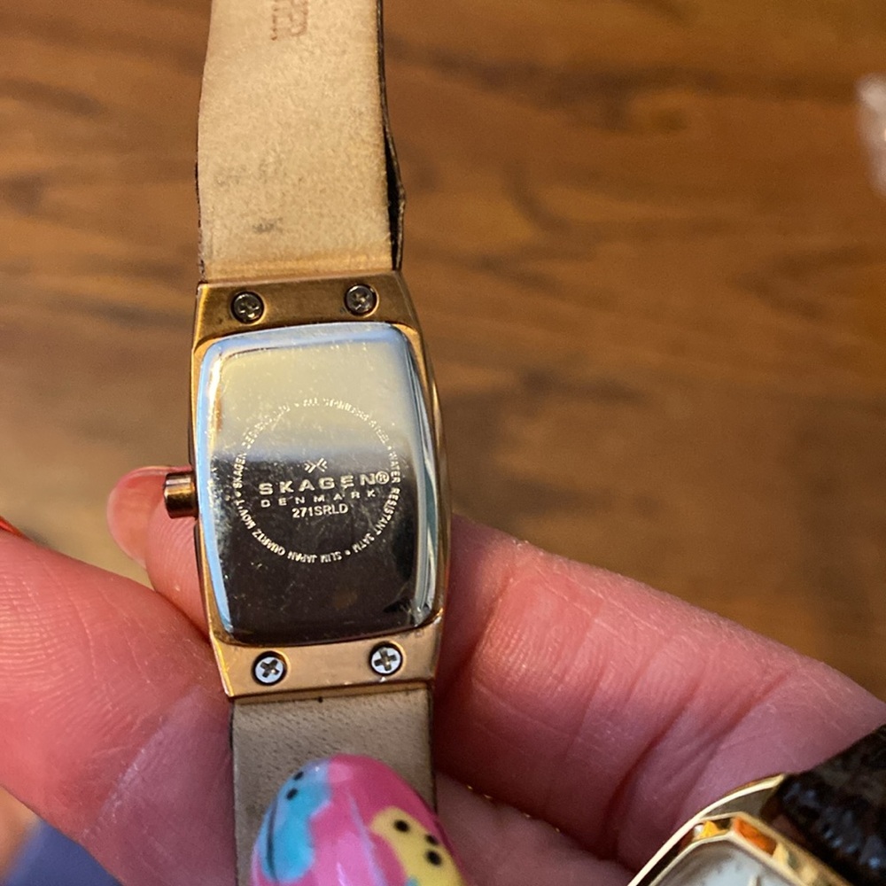 Elegant ladies Watch - Picture 4 of 4
